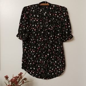 Worthington button peter pan ruffle floral blouse